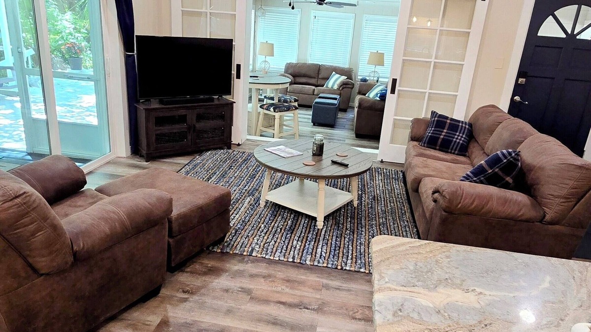 Inglis House | Withlacoochee River, 2/2,pet friendly, sleeps 6, fishing, scalloping, boating.