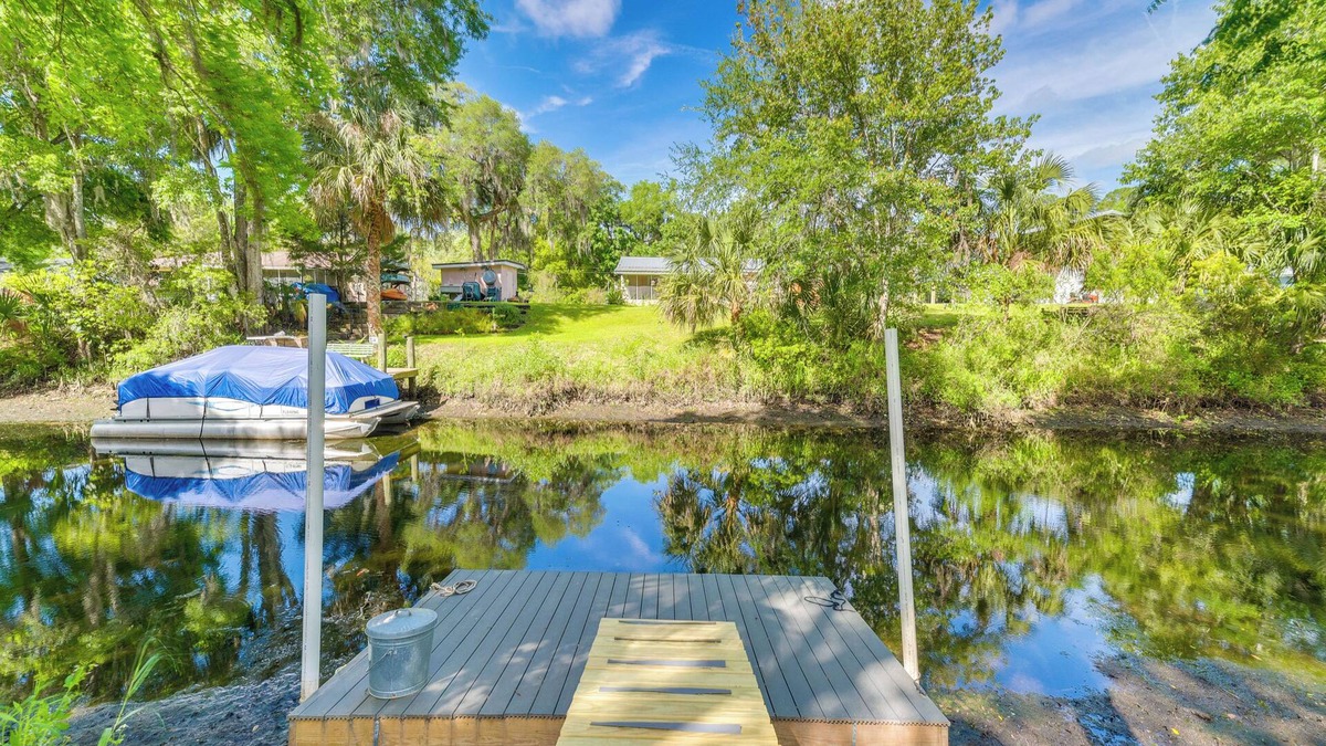 Crystal River Apartment | Withlacoochee River Rental w/Dock Access!
