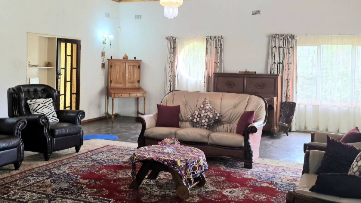 Harare East House | Wits-End Self Catering Accommodation, full kitchen, free WIFI for family & group