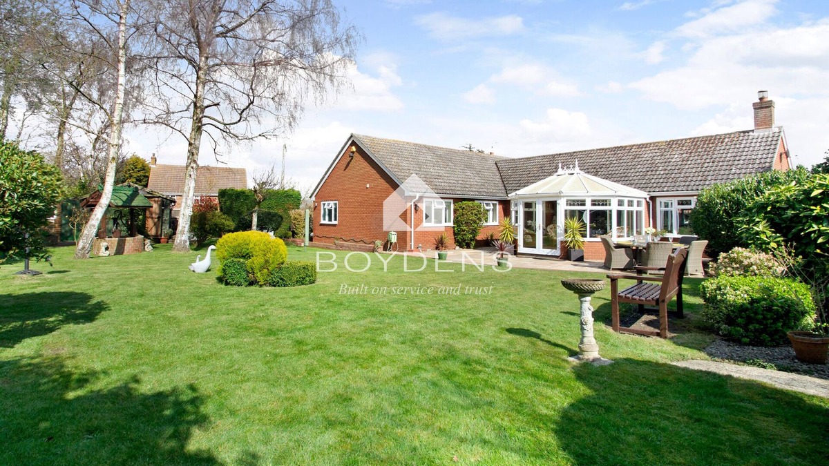 Manningtree House | Wix, with its rolling countryside and reputation as a peaceful village, perfect for a rural stay