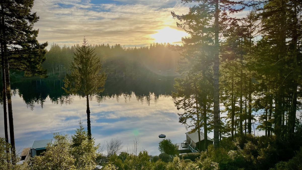 Dunes City Apartment | Woahink lakefront in Florence Oregon