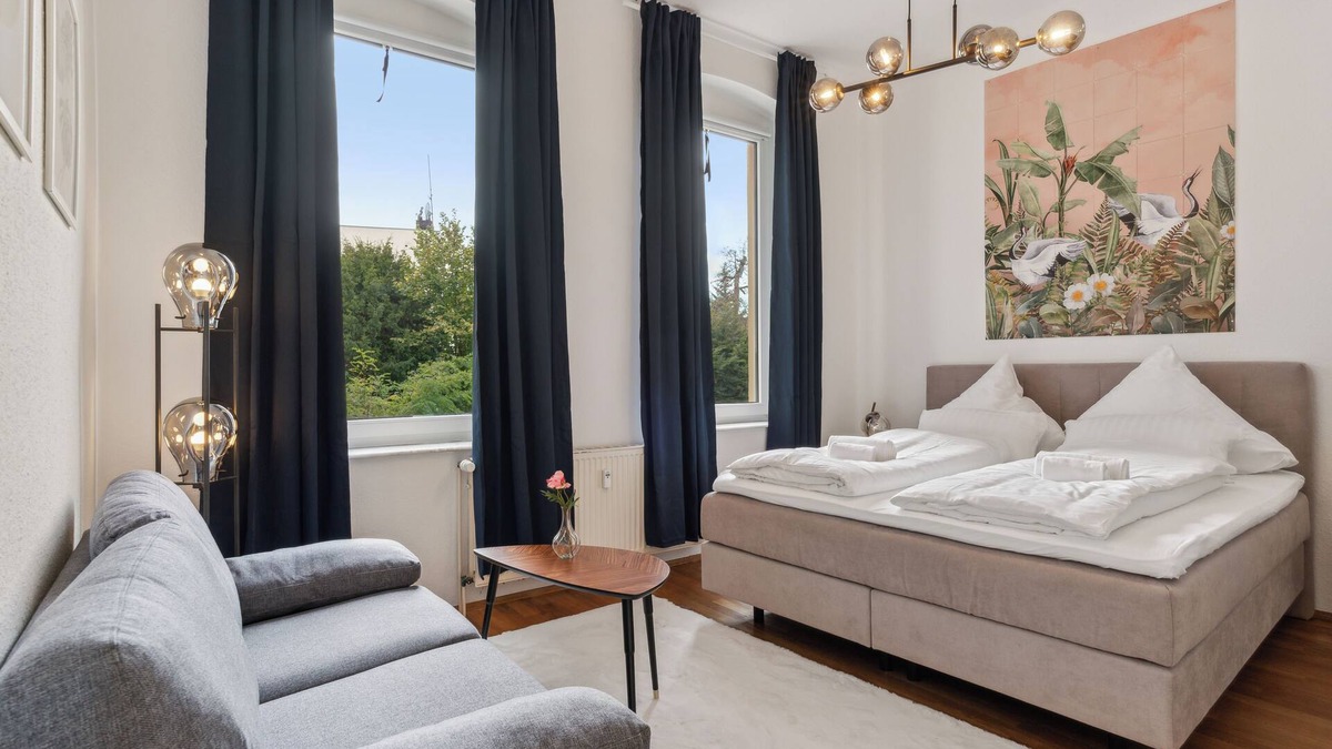 Bad Oeynhausen Apartment | WohnLiebe2-Zentrale & stylish apartment with box-spring bed & fully equipped kitchen
