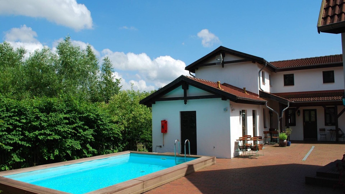 Dargun Apartment | Wohnung in Dargun, Mecklenburg mit Schwimmbad