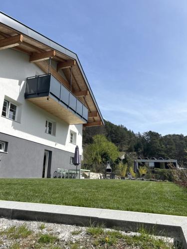 Hoetting Apartment | Wohnung mit Garten und Panoramablick in Innsbruck