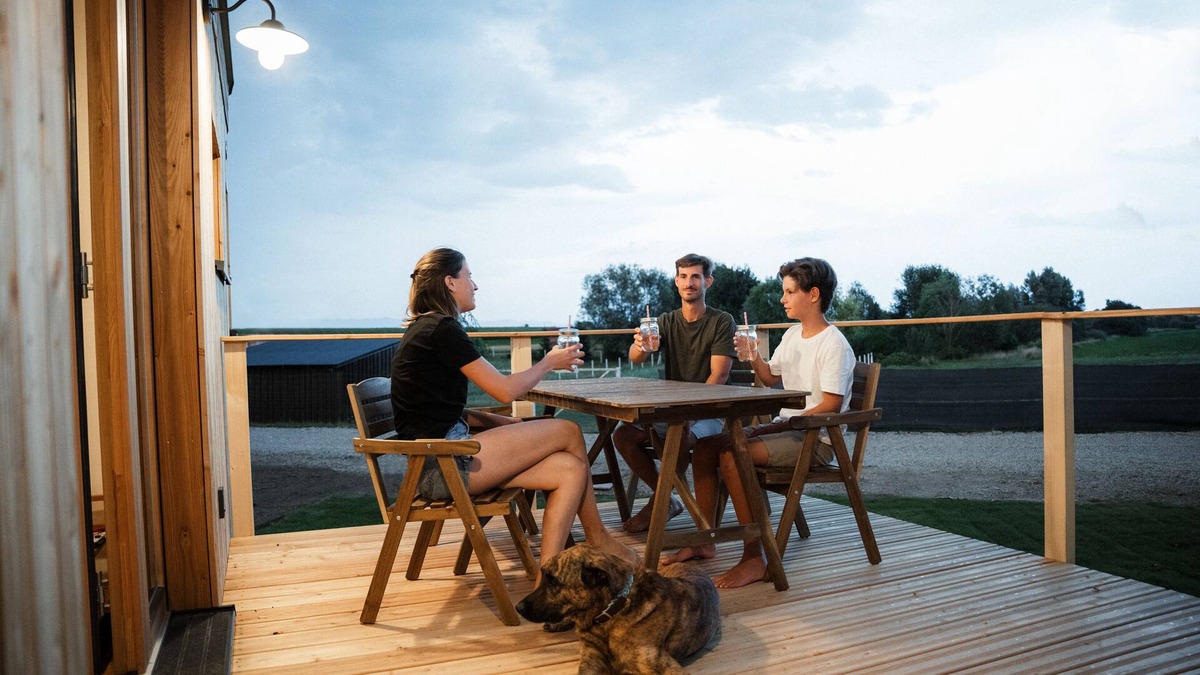 Oberschneiding House | Wohnwagon Paul - Autarkie Erleben! Tiny House