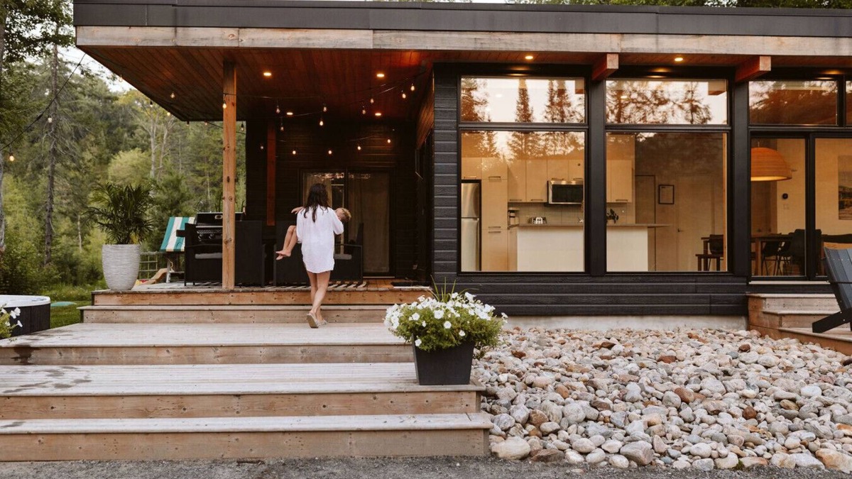 Huntsville House | Wolegib Waterfront Retreat in Muskoka- Hot Tub!