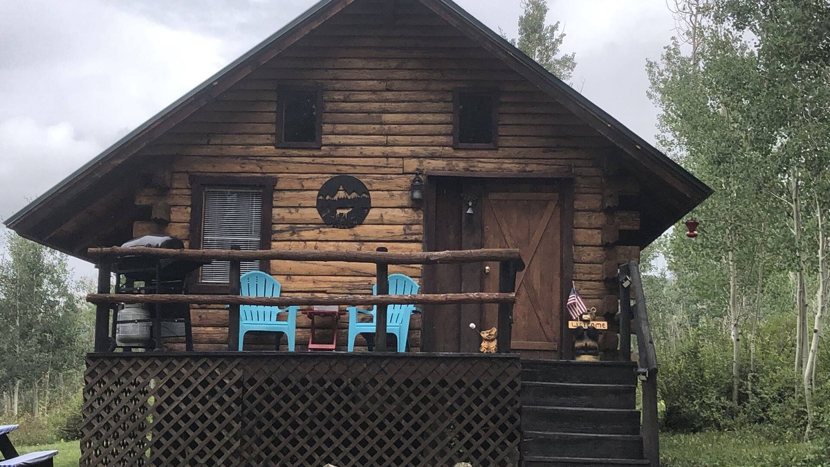 Dolores Cabin | Wolf Den Cabin is cozy and rustic that overlooks the beautiful aspens trees.