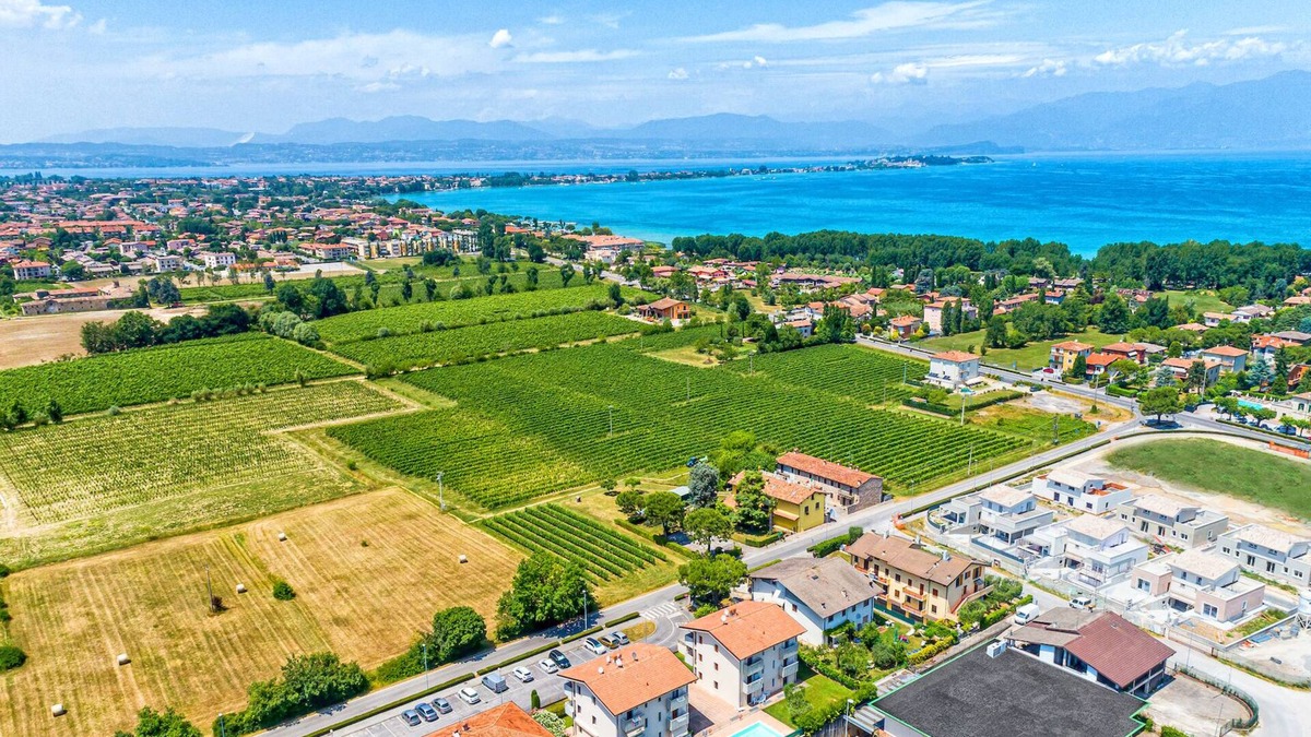 San Benedetto di Lugana Apartment | Wolf House - Sirmione Holiday