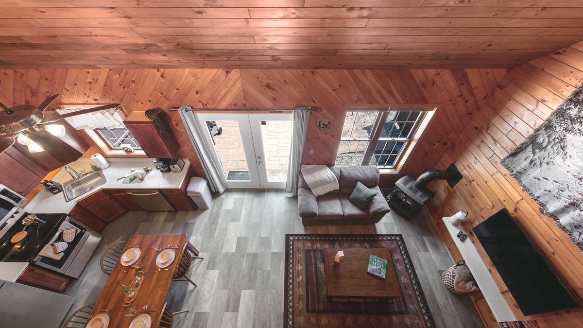 Broadalbin Cabin | Wolf Lair - scenic Adirondack cabin escape + lake access