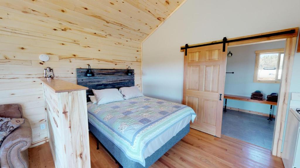La Sal House | Wolf Springs Cabin #5