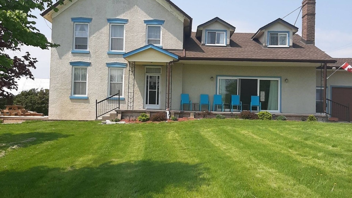 Wolfe Island Other | Wolfe Island Bayview Farmhouse