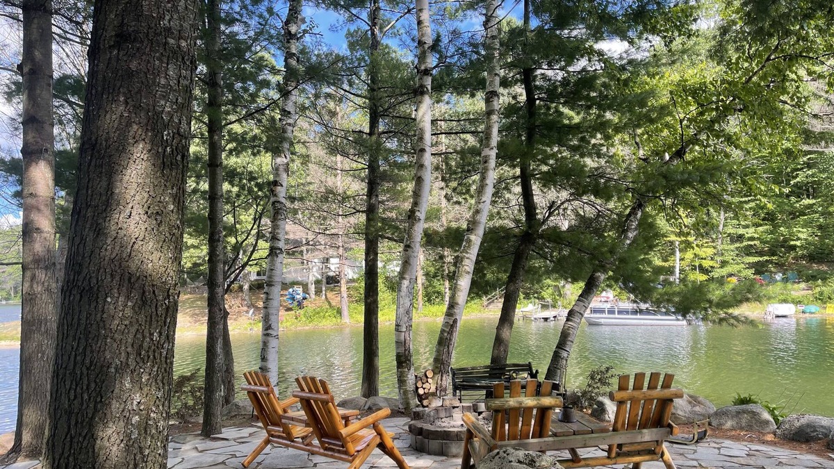 Lake Arrowhead Cabin | Wolves Den- Lakefront Cabin w/Private Hot Tub
