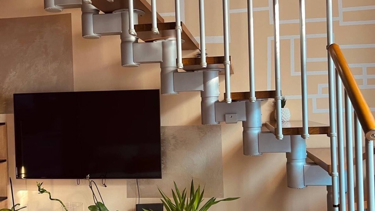 Cremona Apartment | Wolves Loft 260m from the Dome/Street Parking
