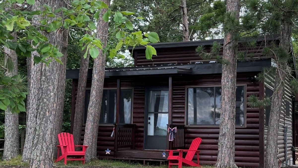 Hackensack Cabin | Woman Lake Cabin! 30 Feet From the Water!