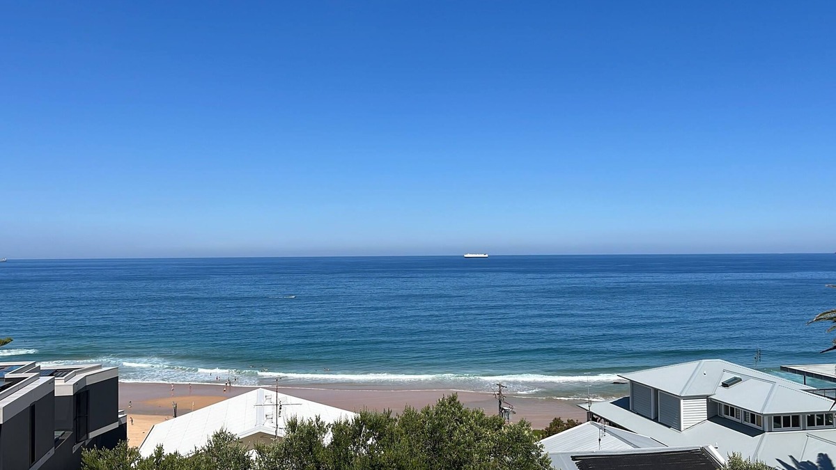 Bulli Tops House | Wombarra Beach House with Ocean views Pet friendlynSleeps 8