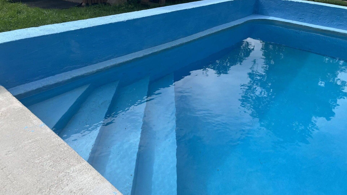 Kvasiny Villa | Wonderful private villa with hot tub, WIFI, private pool, TV, patio, pets allowed and parking