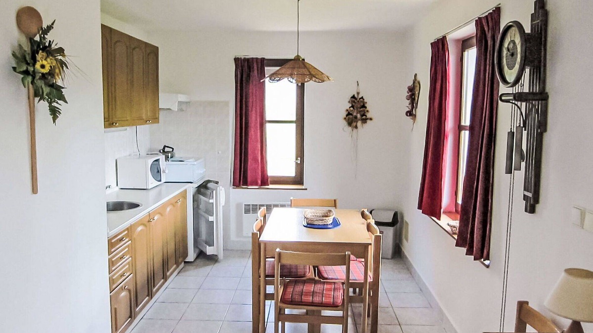 Velke Petrovice House | Wonderful private villa with WIFI, pool, TV, patio, pets allowed, panoramic view and parking