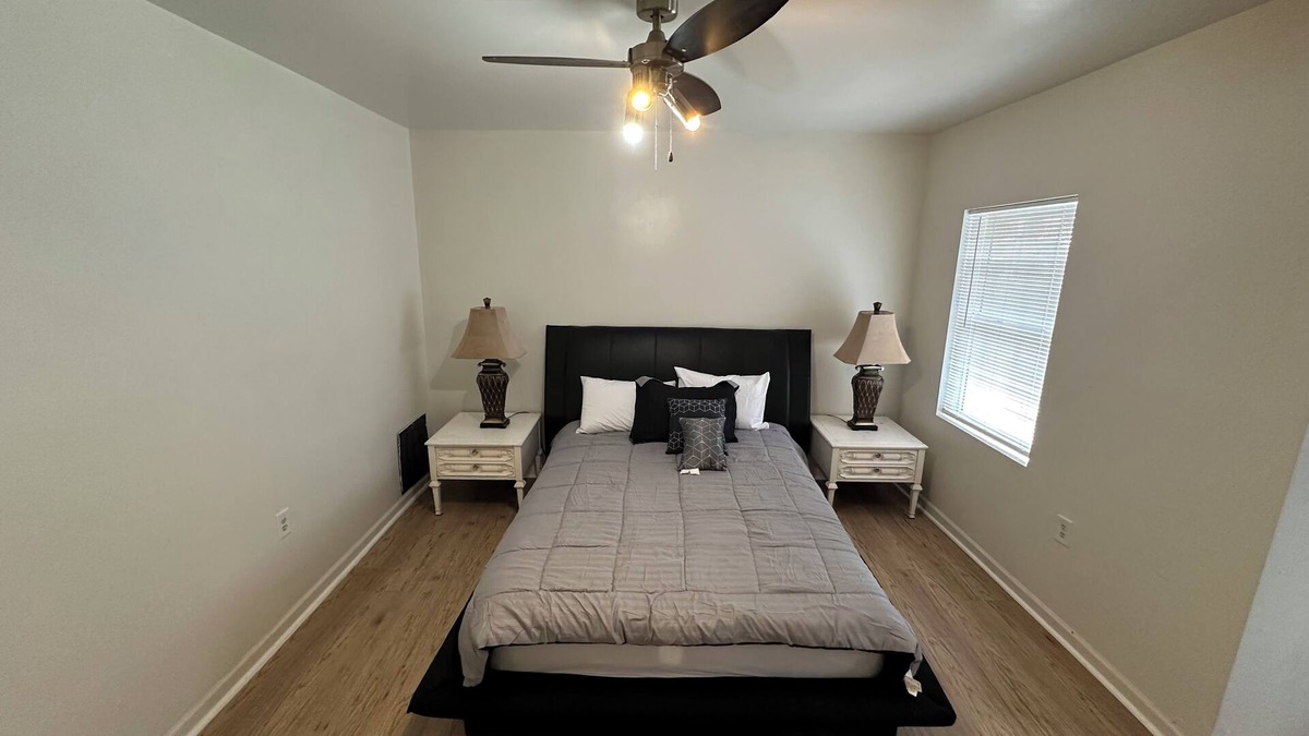 Near Eastside House | Wonderful 3-bedroom house with AC in Indianapolis