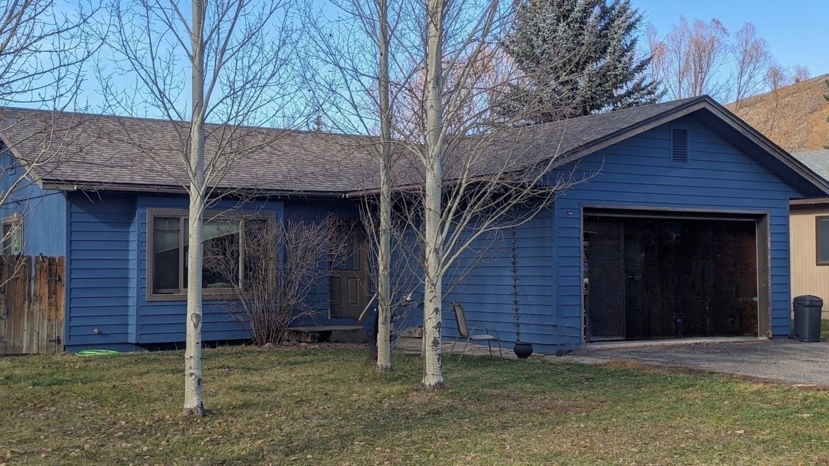 Jackson House | Wonderful 3 bedroom, big fenced yard, bike path access, Jackson Hole Wyoming