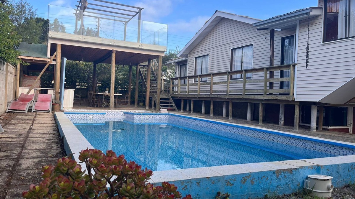 Algarrobo House | Wonderful 4-bedroom house with private pool, bbq and WiFi in Algarrobo