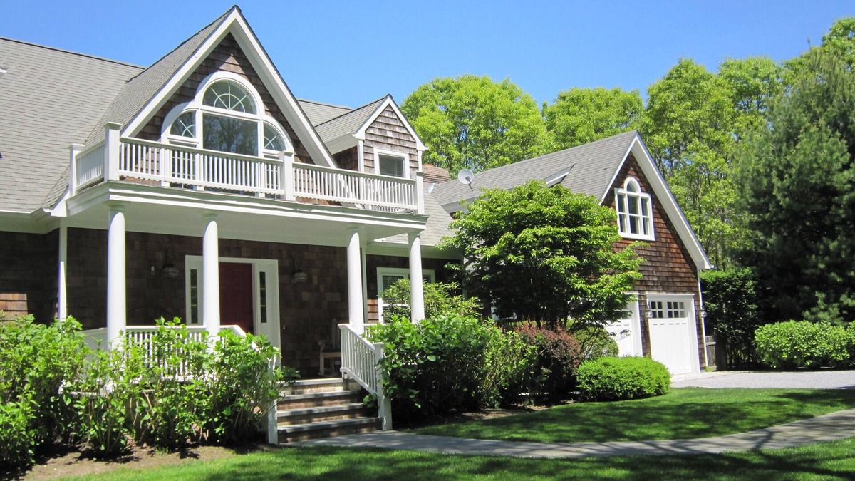 Sagaponack House | Wonderful 5 bedroom, 4.5 bath home in a tony section of Sagaponack.