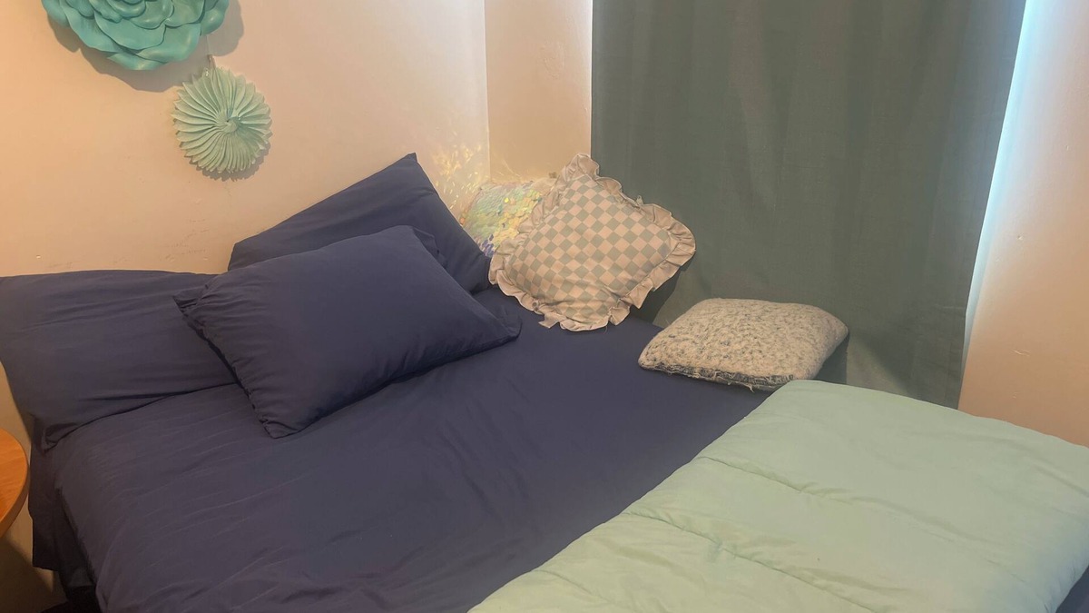 Hillcrest Apartment | Wonderful apartment with AC in charming Lawrence