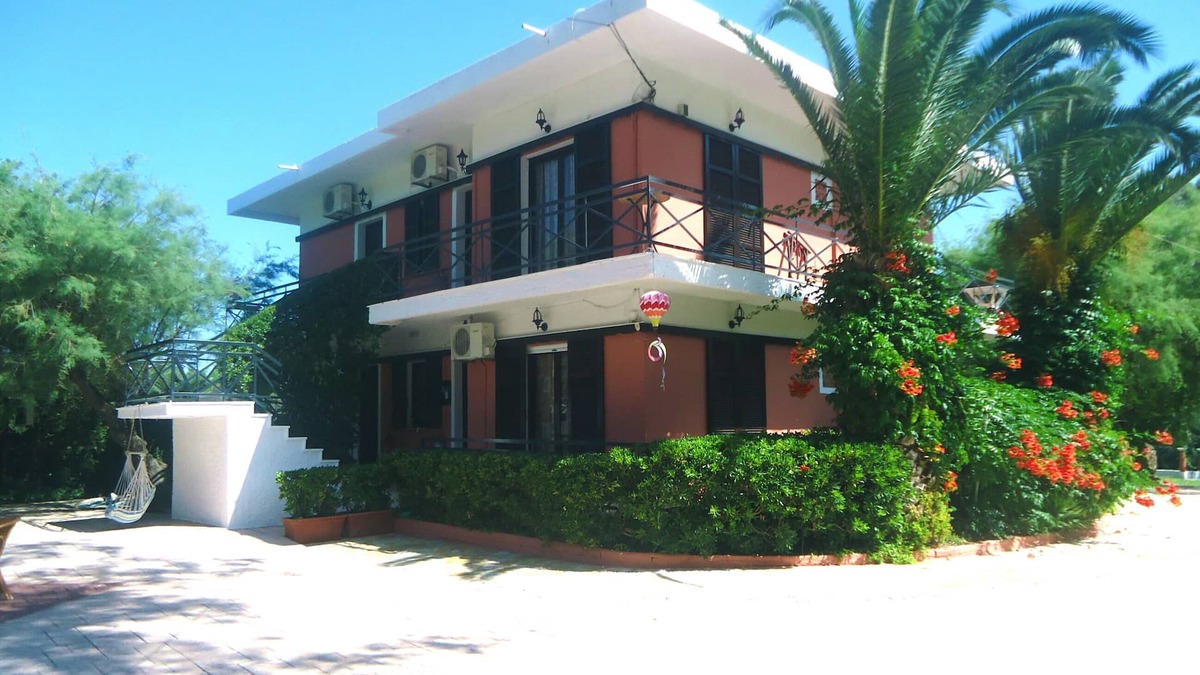 Molos Villa | Wonderful Apartments in a stunning enviroment by the sandy beach in Corfu