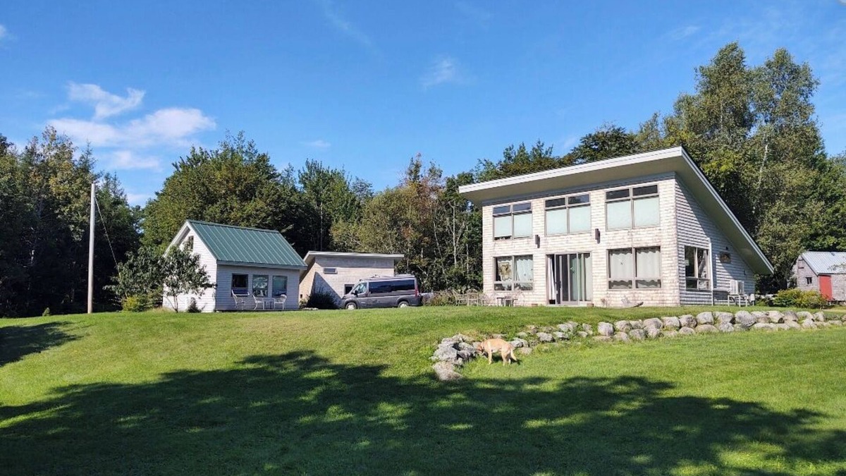 Blue Hill House | Wonderful Compound in lovely South Blue Hill with WiFi, AC . Has Guest House!
