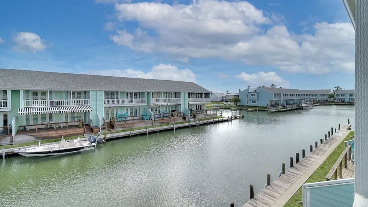 Key Allegro Condo | Wonderful condo on the water
