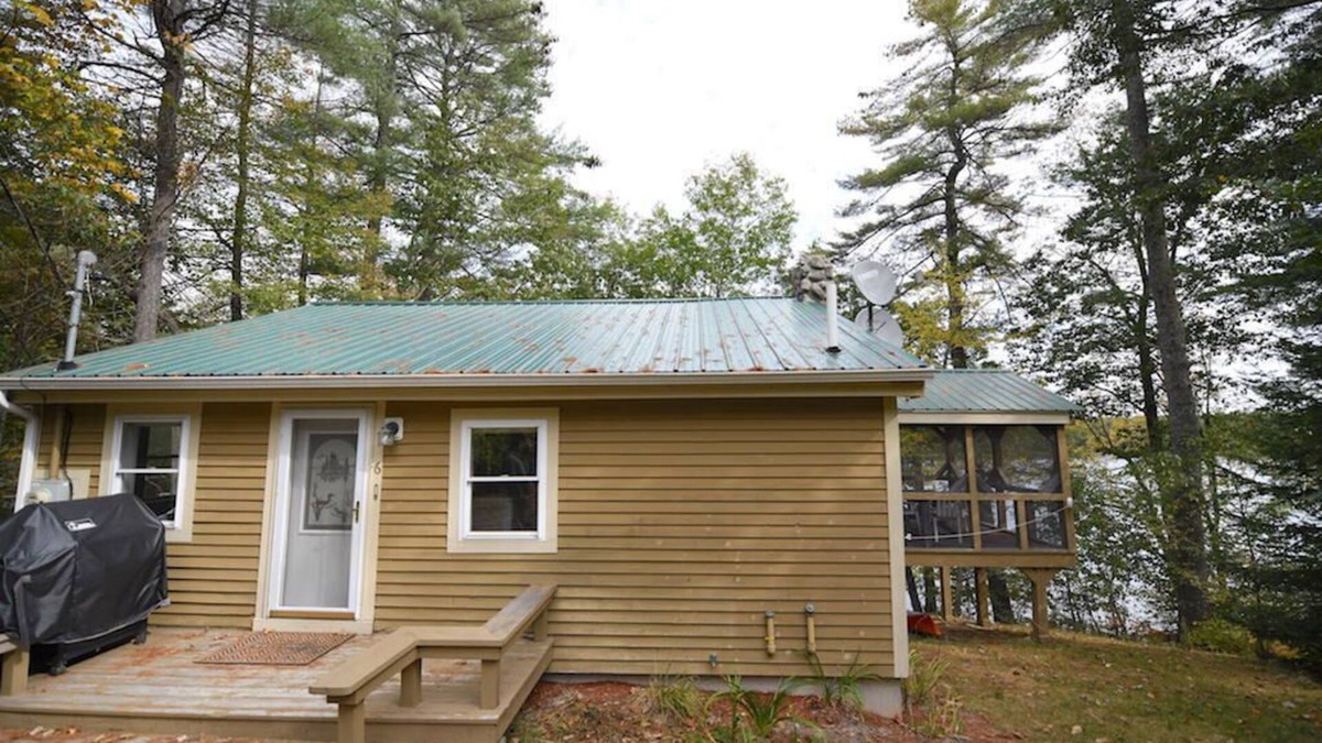 Oxford Cottage | Wonderful family cottage on peaceful Whitney Pond