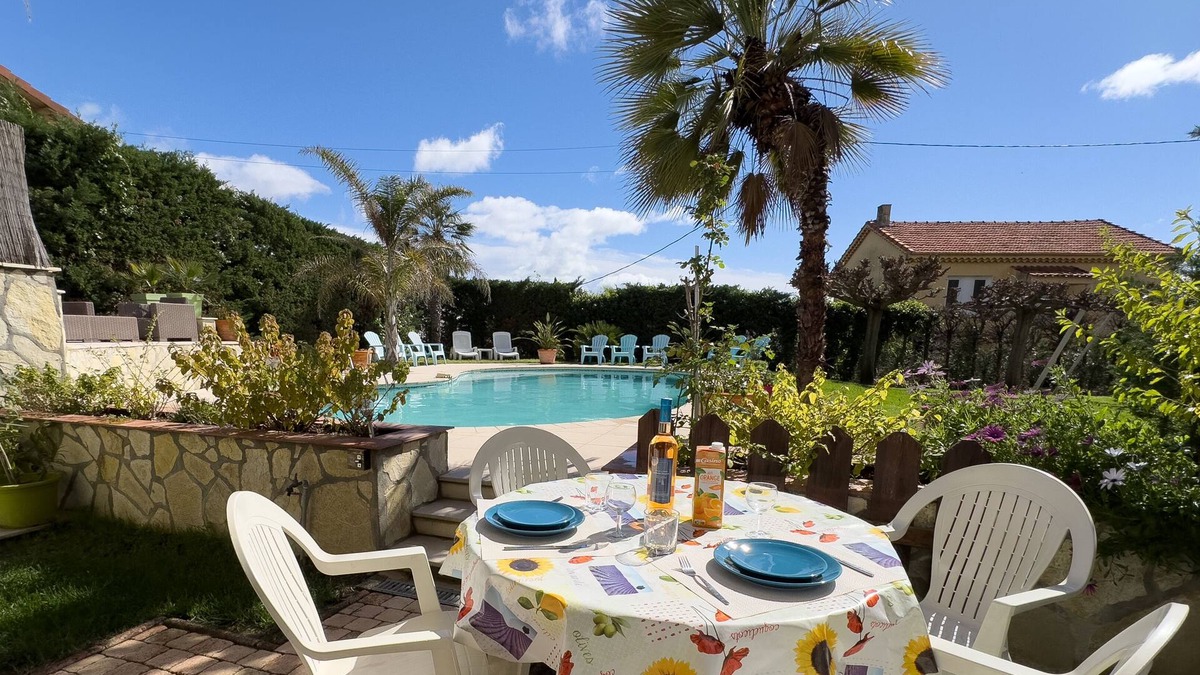 Mandelieu-La-Napoule Apartment | Wonderful 3-star app. in villa near Cannes, AIRCO-WIFI-GARDEN-BBQ