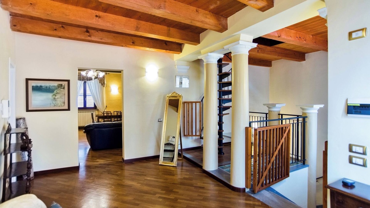 Fabriano Apartment | WONDERFUL FRESCOED APARTMENT IN THE HISTORICAL CENTER OF FABRIANO TARDO 800