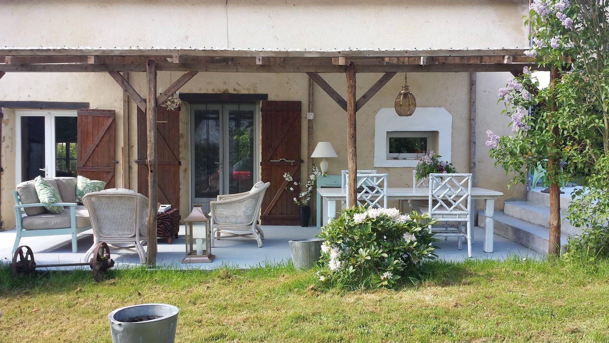 Guipy Other | Wonderful holiday farmhouse with swimming pool and nice lazy terraces