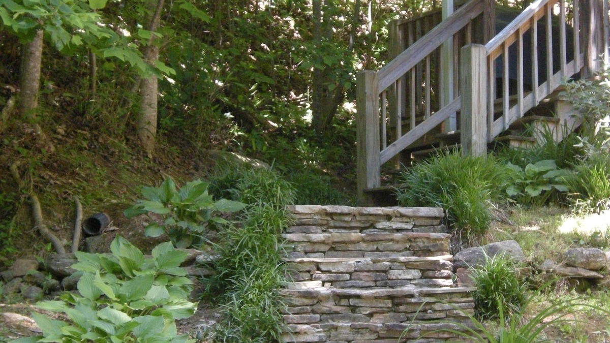 Sautee Nacoochee Cabin | Wonderful home on river w hot tub, tubes, kayaks slide into river gt. fishing