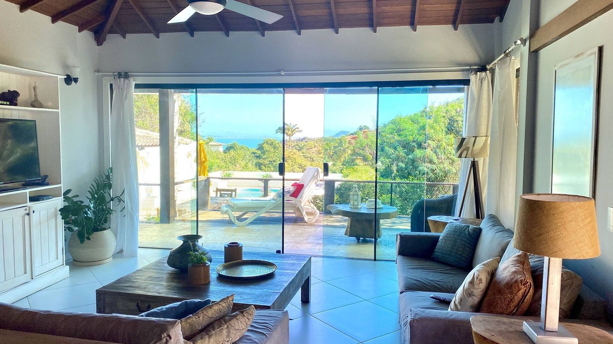 Joao Fernandes Villa | Wonderful House with 7 Suites 400 meters from Joao Fernandes Beach