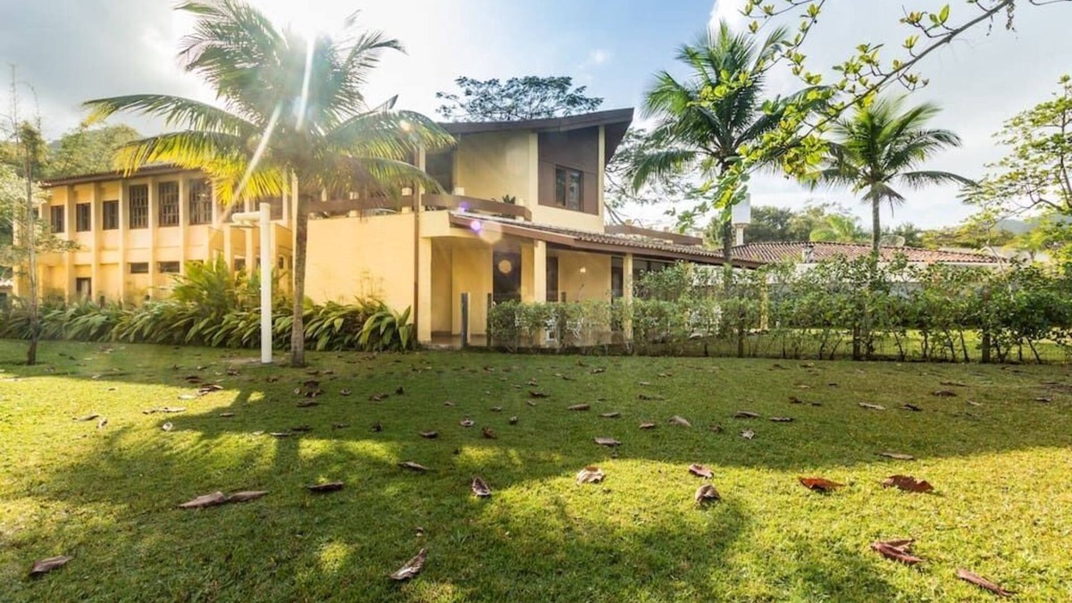Lazaro House | Wonderful House Foot in the Sand