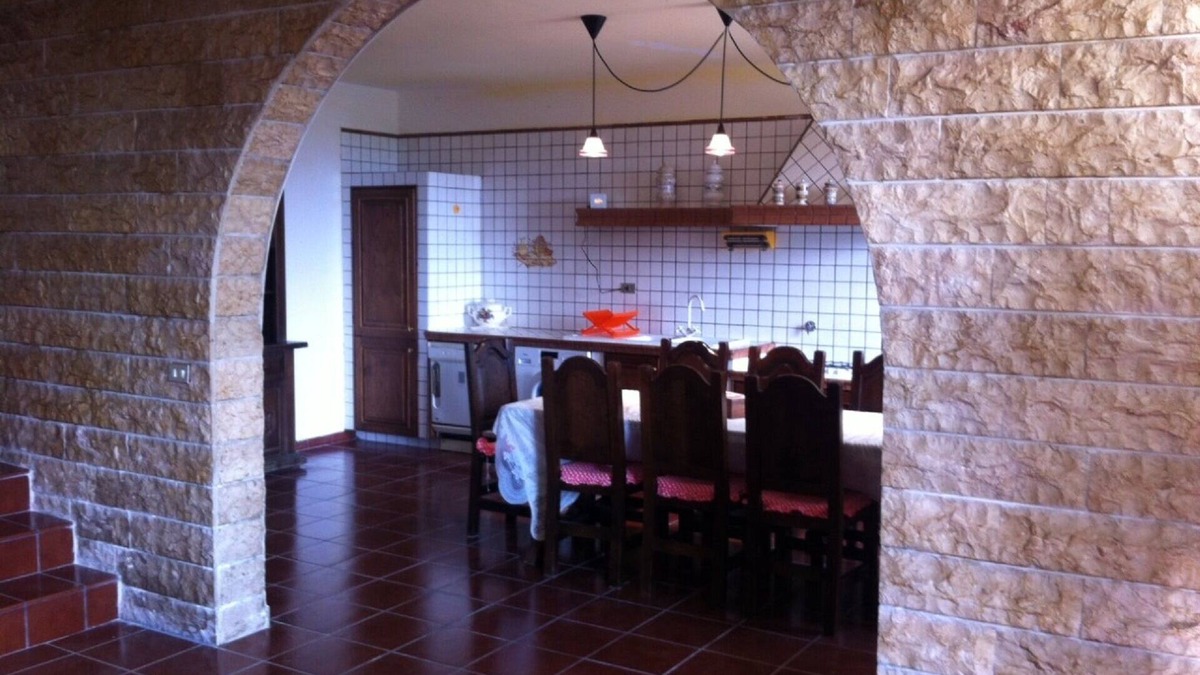 Fabriano House | Wonderful house on the Marche hills.