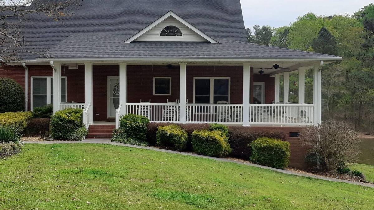 Centre House | Wonderful House on Weiss Lake! Two piers and nearby boat launch. Sleeps 16