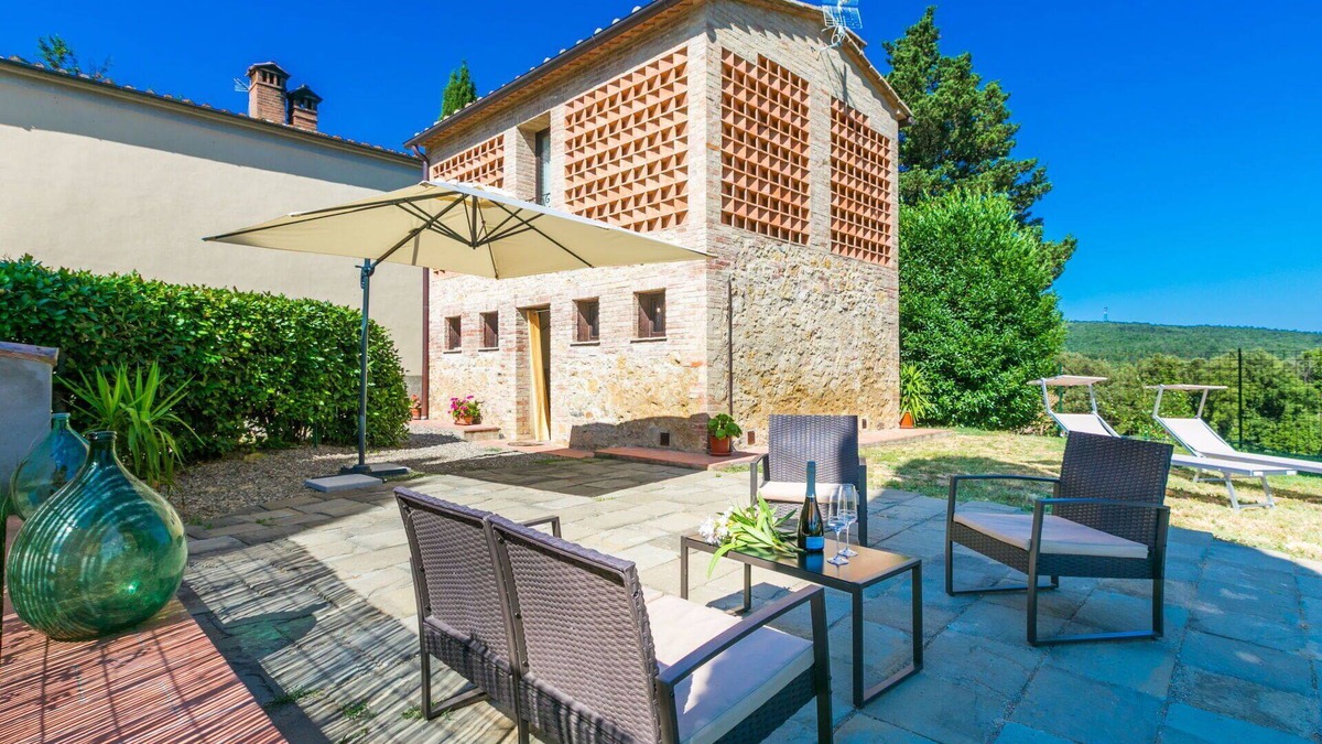 Castel San Gimignano House | Wonderful private villa for 4 people with WIFI, A/C, TV, patio, panoramic view and parking