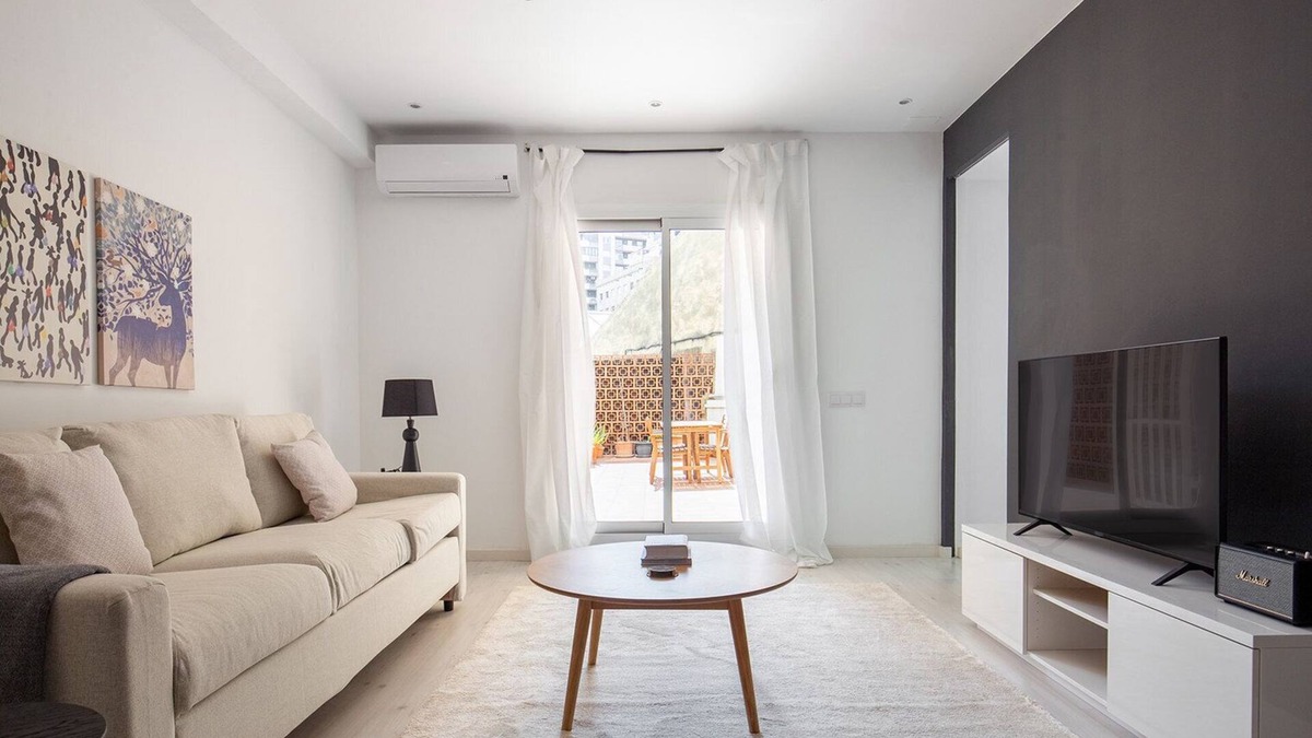 La Maternitat i Sant Ramon Apartment | Wonderful Les Corts XBR w/Elevator & Washer, by Blueground