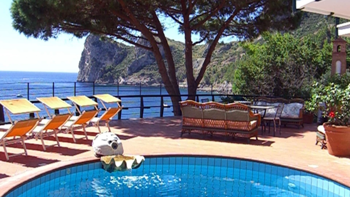 Marina del Cantone Villa | Wonderful luxury villa by the sea in the heart of the Sorrento coast