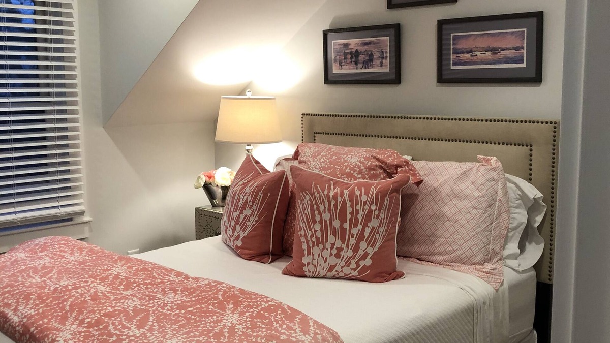 West of Town House | Wonderful Mid Island Gem