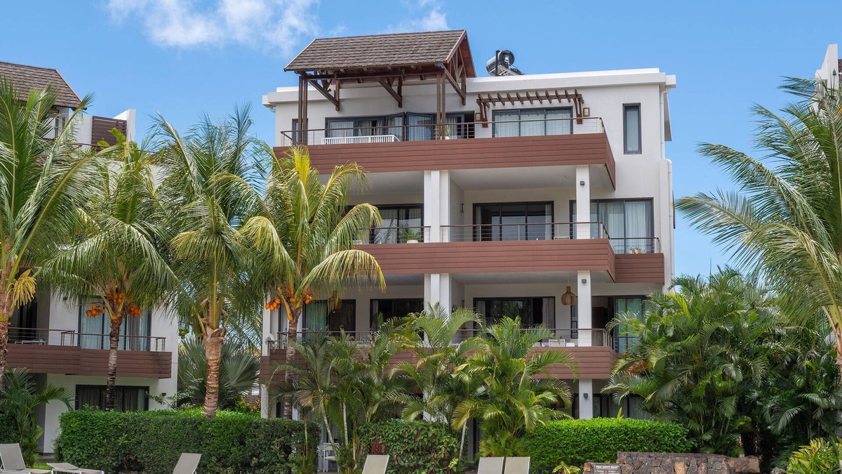 Calebasses Apartment | Wonderful Mont Choisy flat, lagoon pool