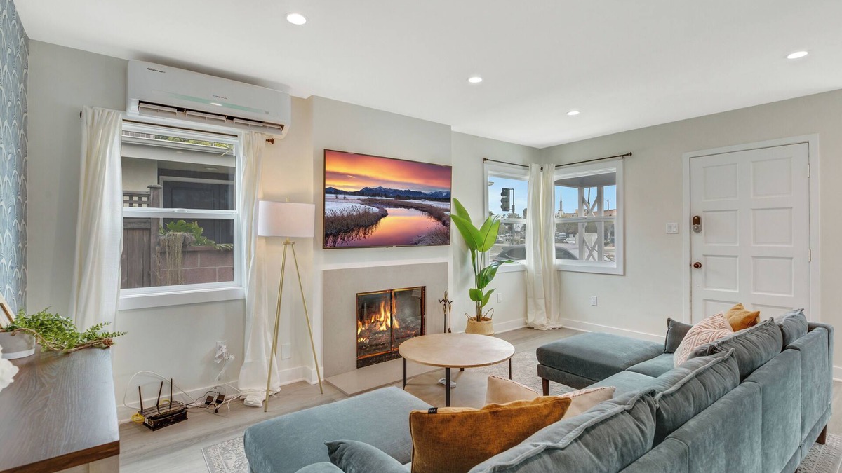 Seal Beach House | Wonderful Naples Beauty cottage 2 mins 2 the sand