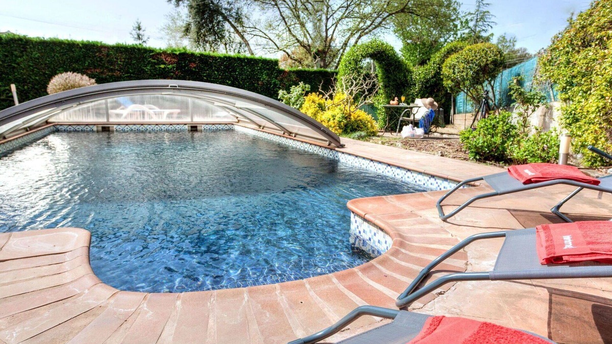 Can Carbonell House | Wonderful private villa for 6 people with WIFI, private pool, TV, terrace, pets allowed and park.