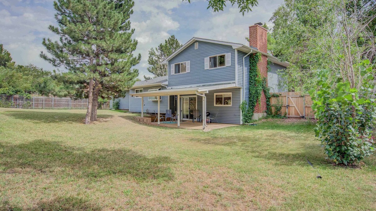 Village Seven House | Wonderful Pines! Spacious Yard w/Hot Tub