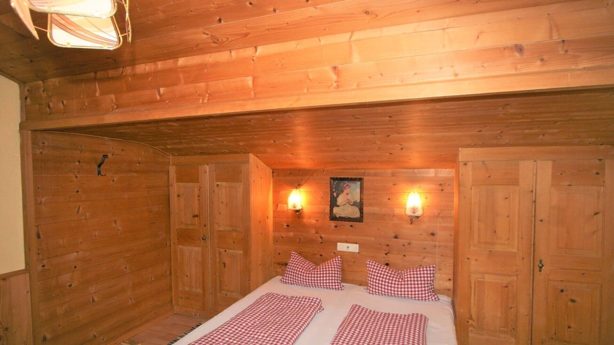 Kaltenbach House | Wonderful private villa for 6 guests with WIFI, TV, terrace and parking