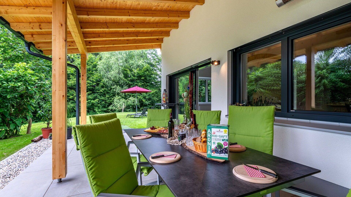 Maria Woerth House | Wonderful private villa for 7 guests with WIFI, TV, terrace, pets allowed and parking