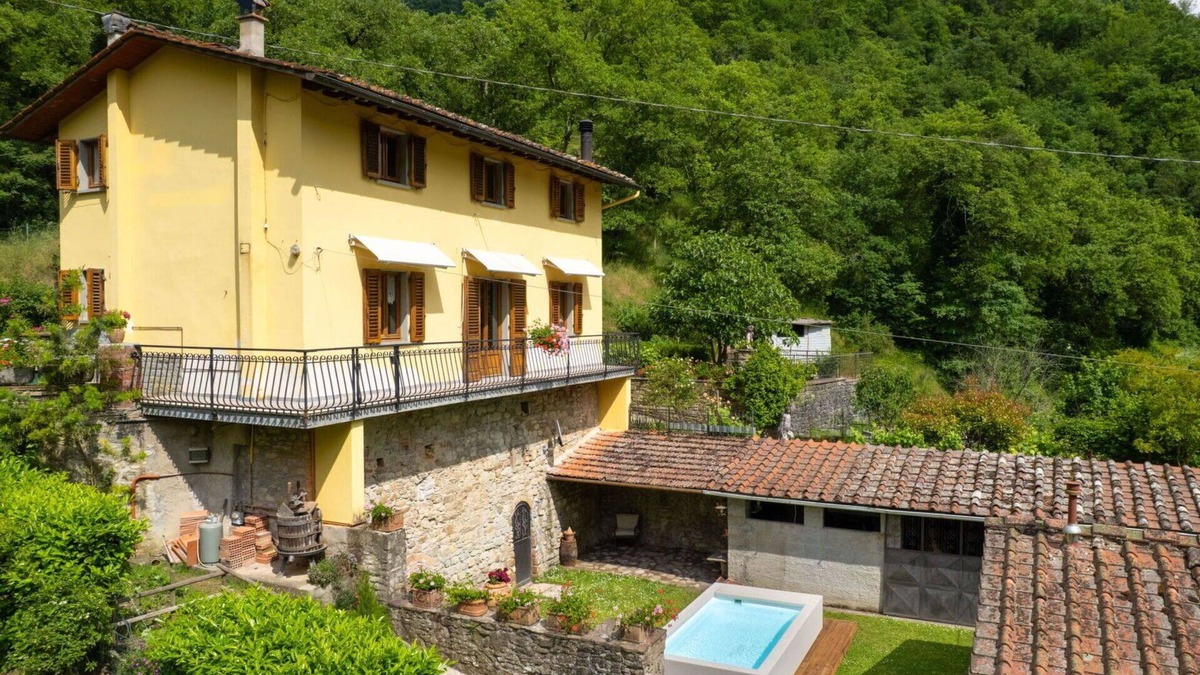 Borgo San Lorenzo Villa | Wonderful private villa for 8 people with WIFI, private pool, TV, pets allowed and parking
