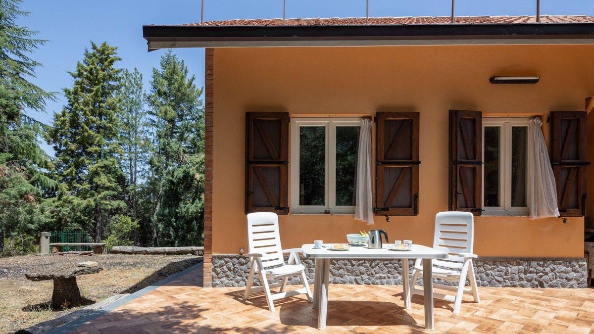 Linguaglossa Villa | Wonderful private villa for 8 people with WIFI, TV, terrace and parking